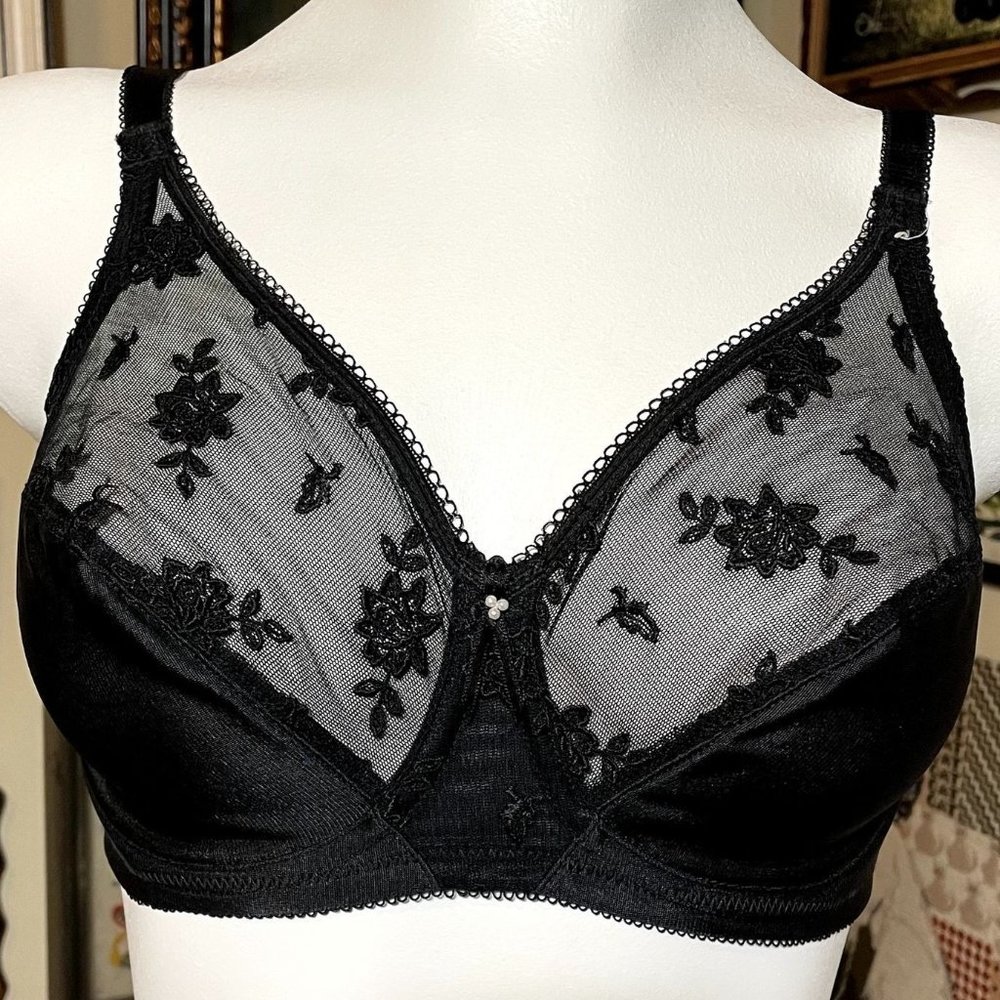 Wacoal Vintage Black Sheer Embroidered Lace 32D Full Coverage Bra 85114
